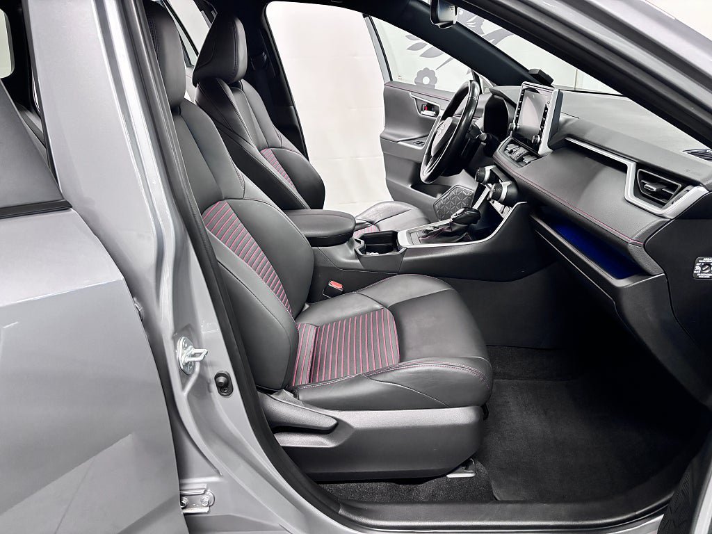 Vehicle Image 7