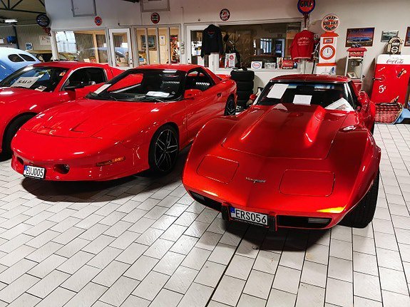 Vehicle Image 25