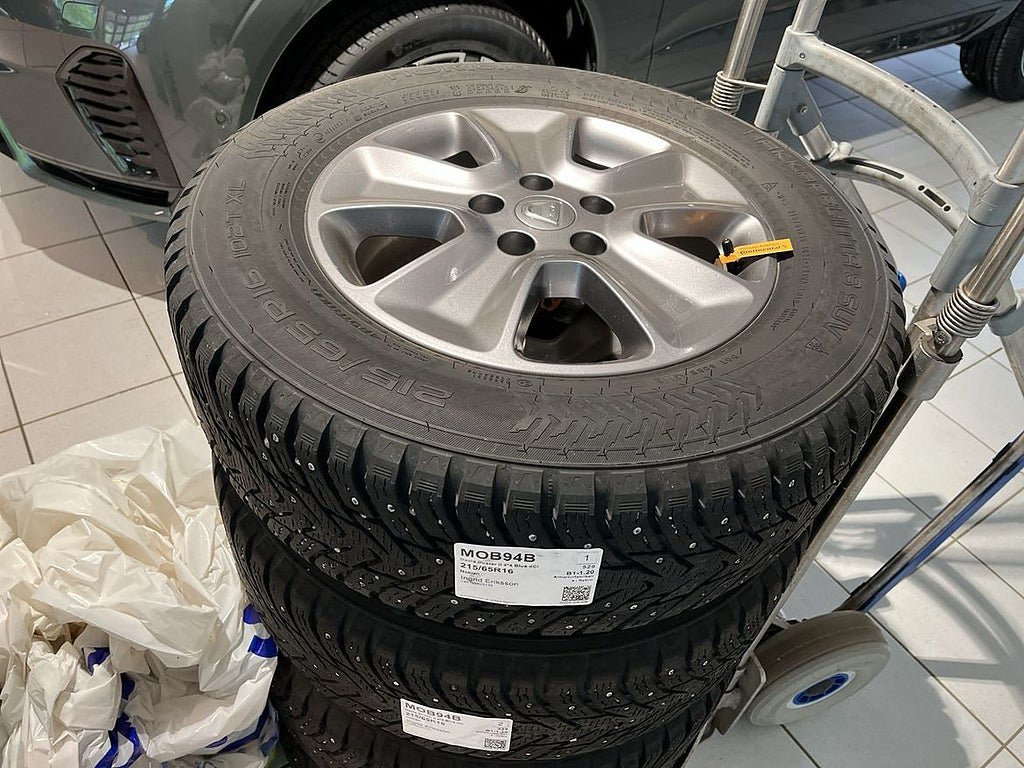 Vehicle Image 13