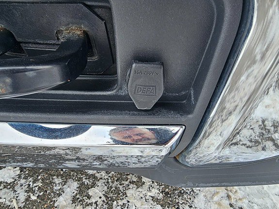 Vehicle Image 25