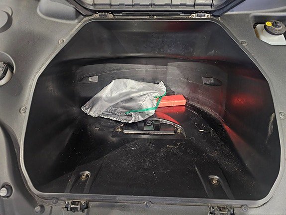 Vehicle Image 16