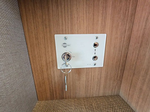 Vehicle Image 26