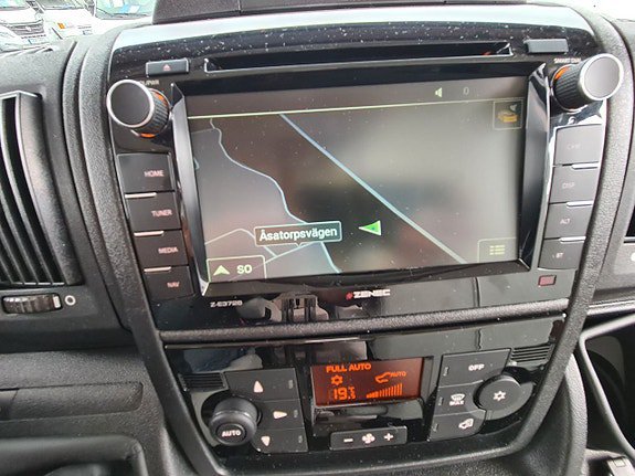 Vehicle Image 27
