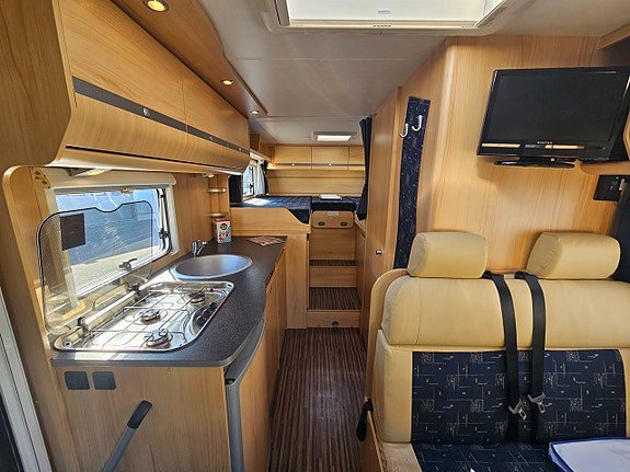 Vehicle Image 24