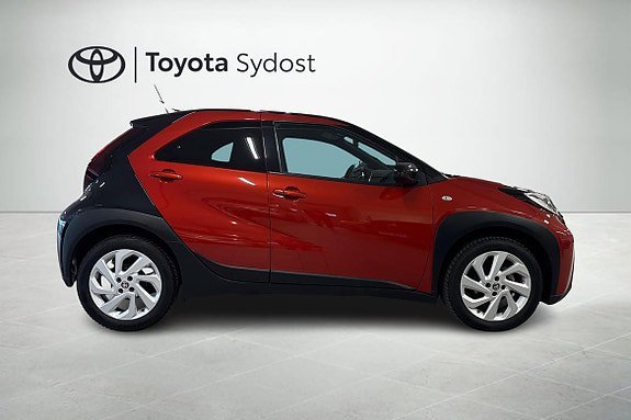 Vehicle Image 7