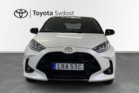 Vehicle Image 6