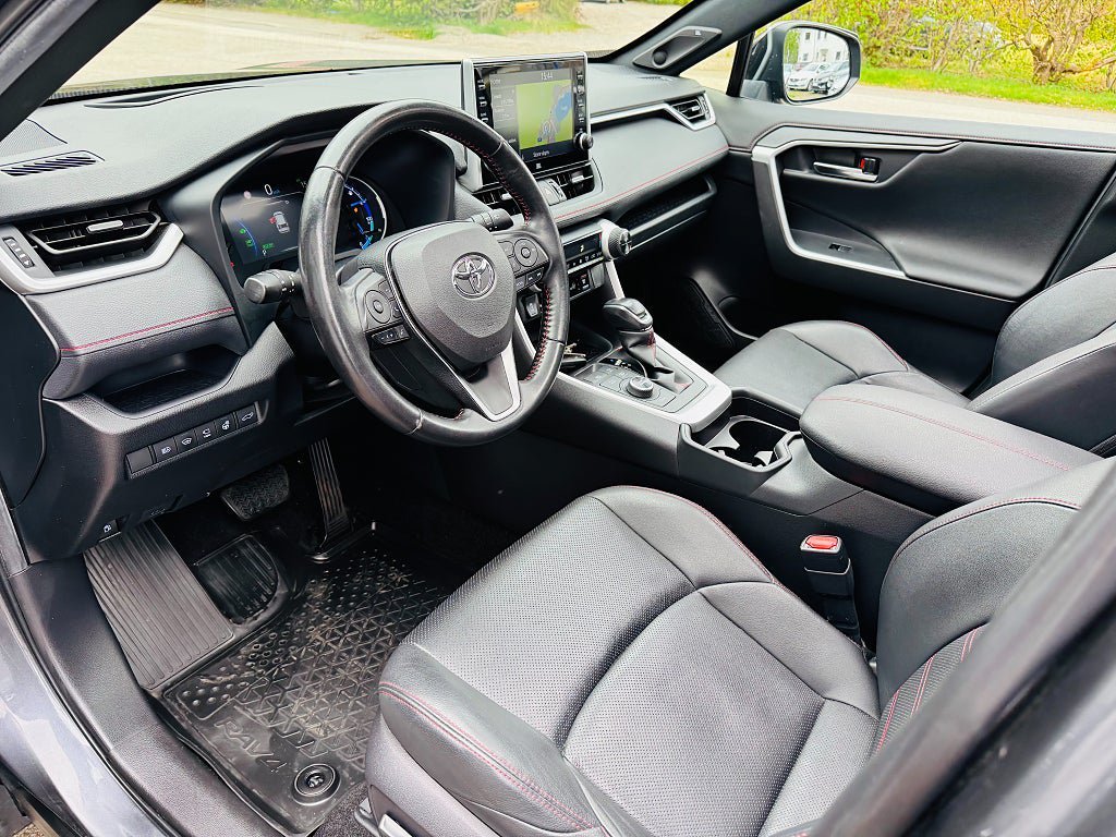 Vehicle Image 8