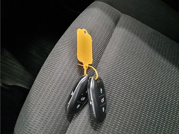 Vehicle Image 25