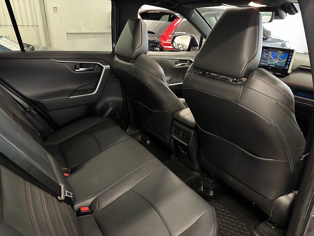 Vehicle Image 18