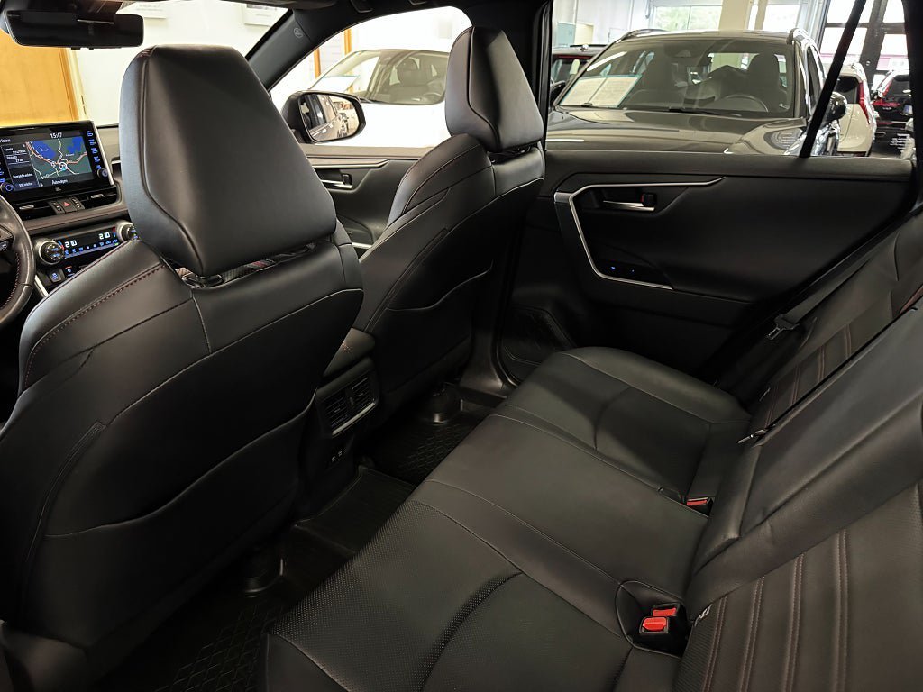 Vehicle Image 19