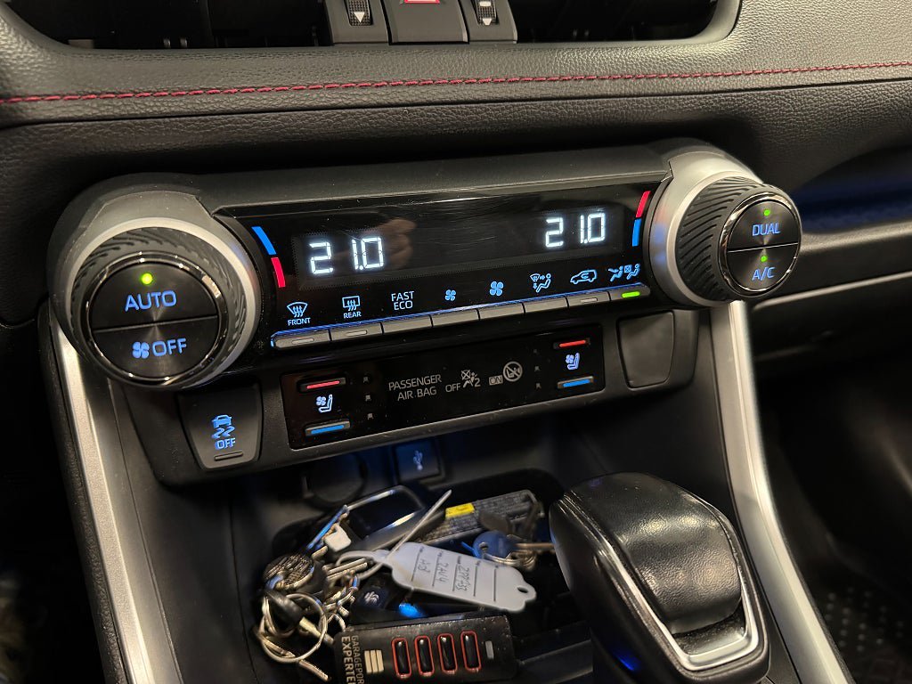 Vehicle Image 23
