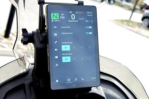 Vehicle Image 9