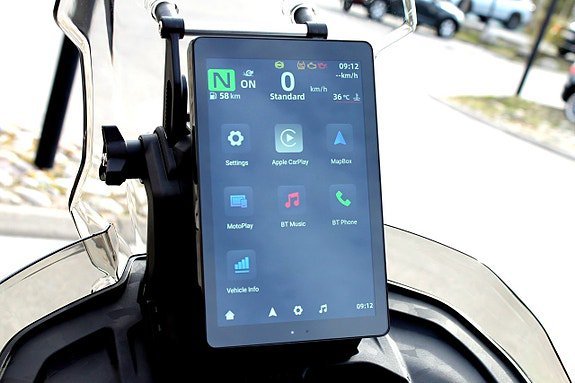Vehicle Image 10