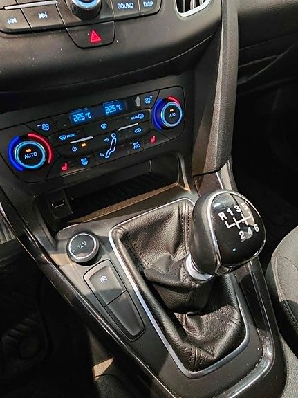 Vehicle Image 17