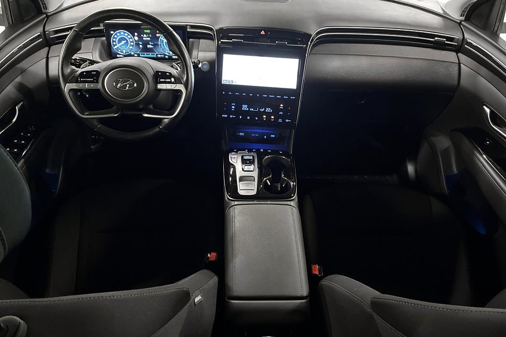 Vehicle Image 25