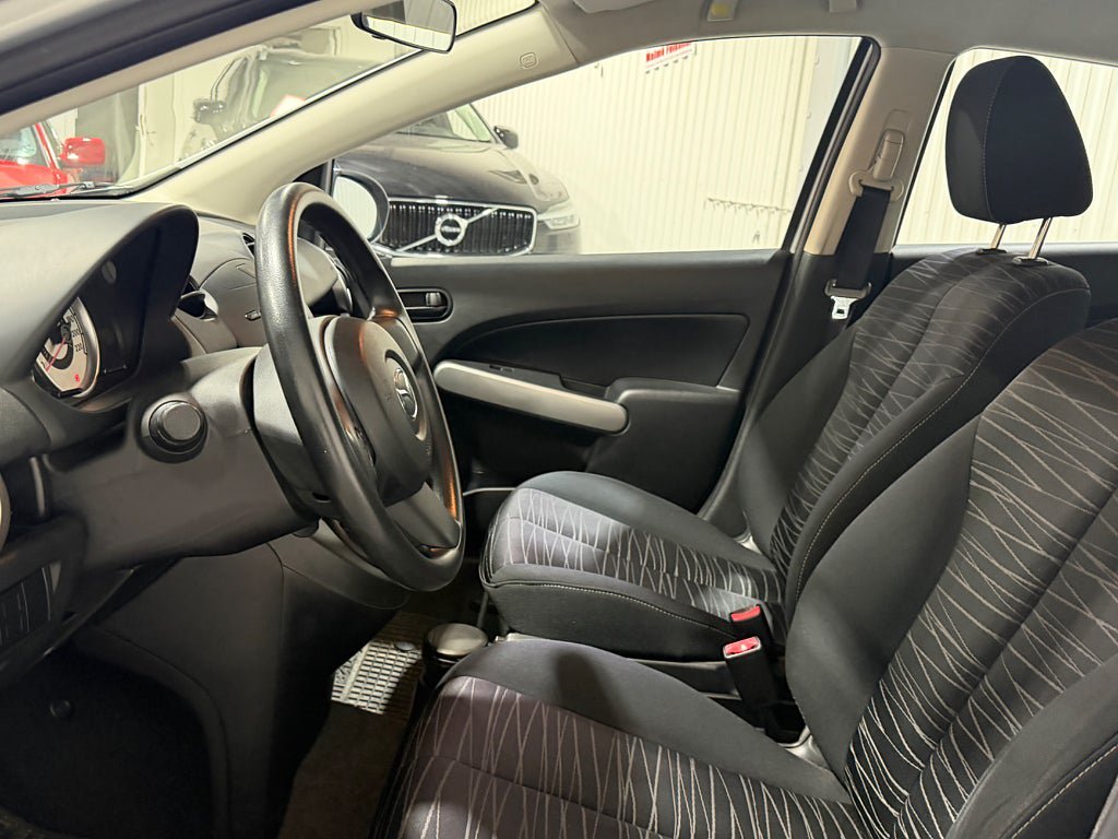 Vehicle Image 10