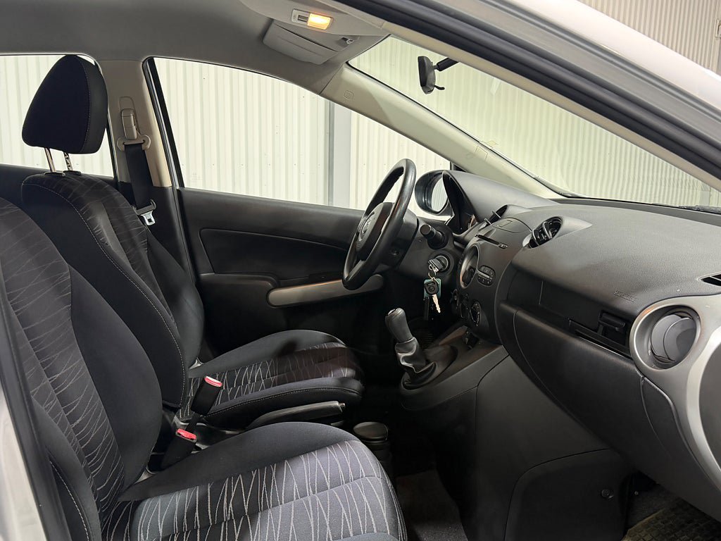 Vehicle Image 14