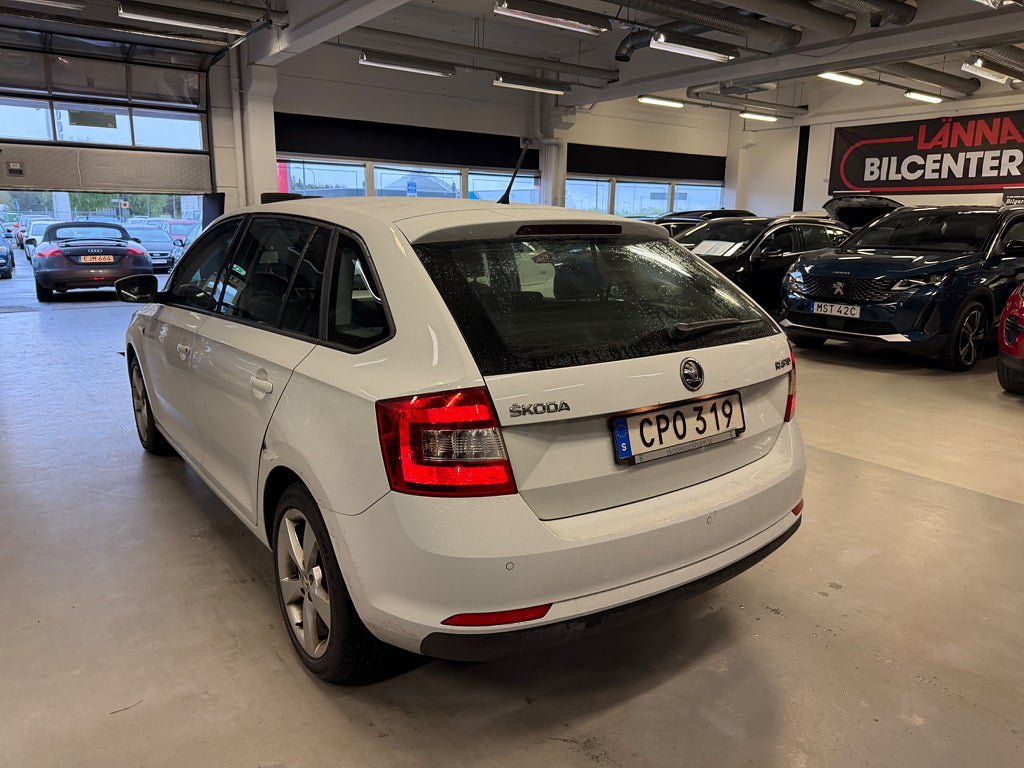 Vehicle Image 6