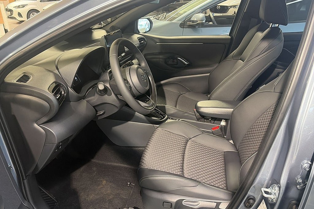 Vehicle Image 4