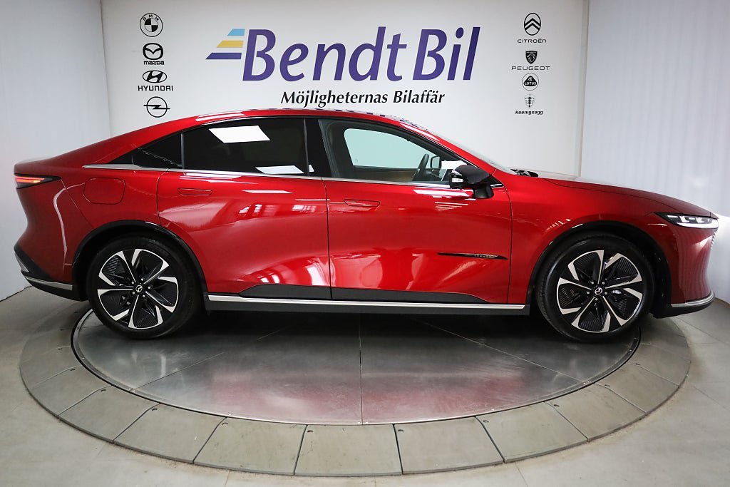 Vehicle Image 13