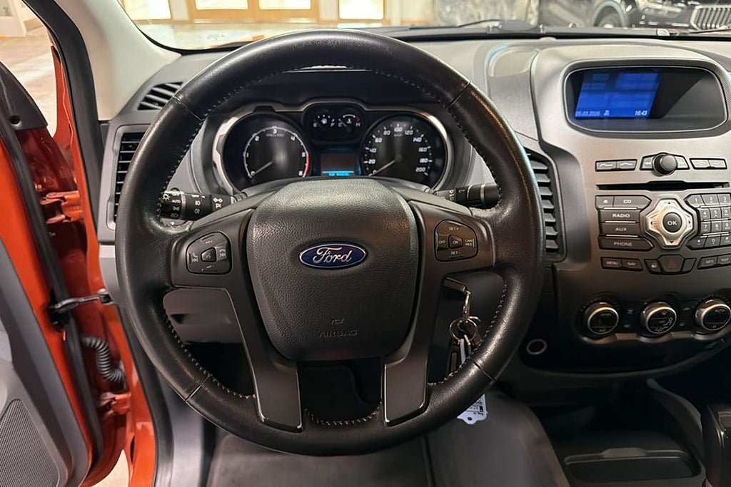Vehicle Image 9