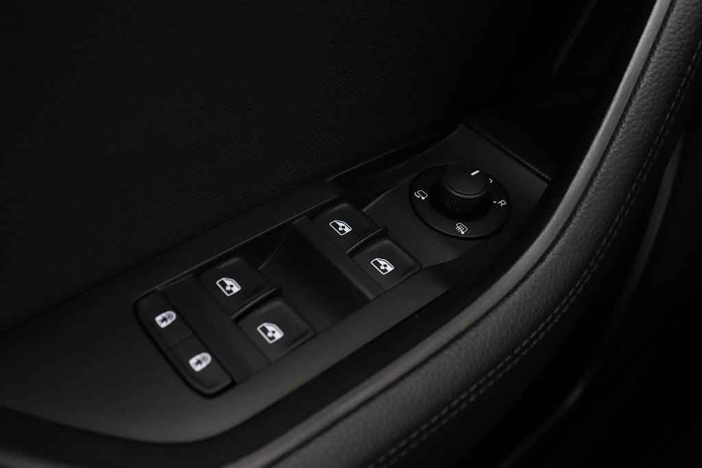 Vehicle Image 24
