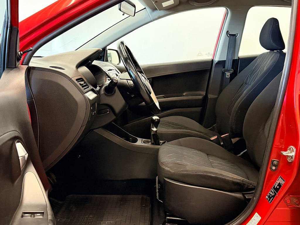 Vehicle Image 8