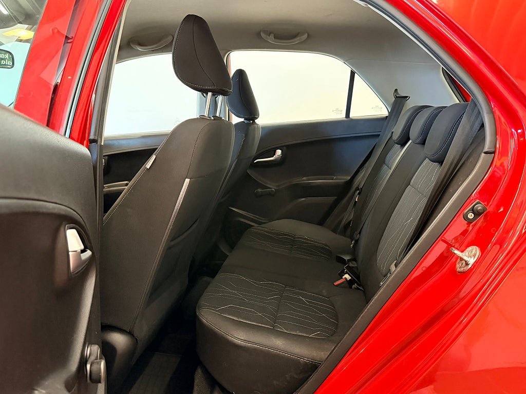 Vehicle Image 10