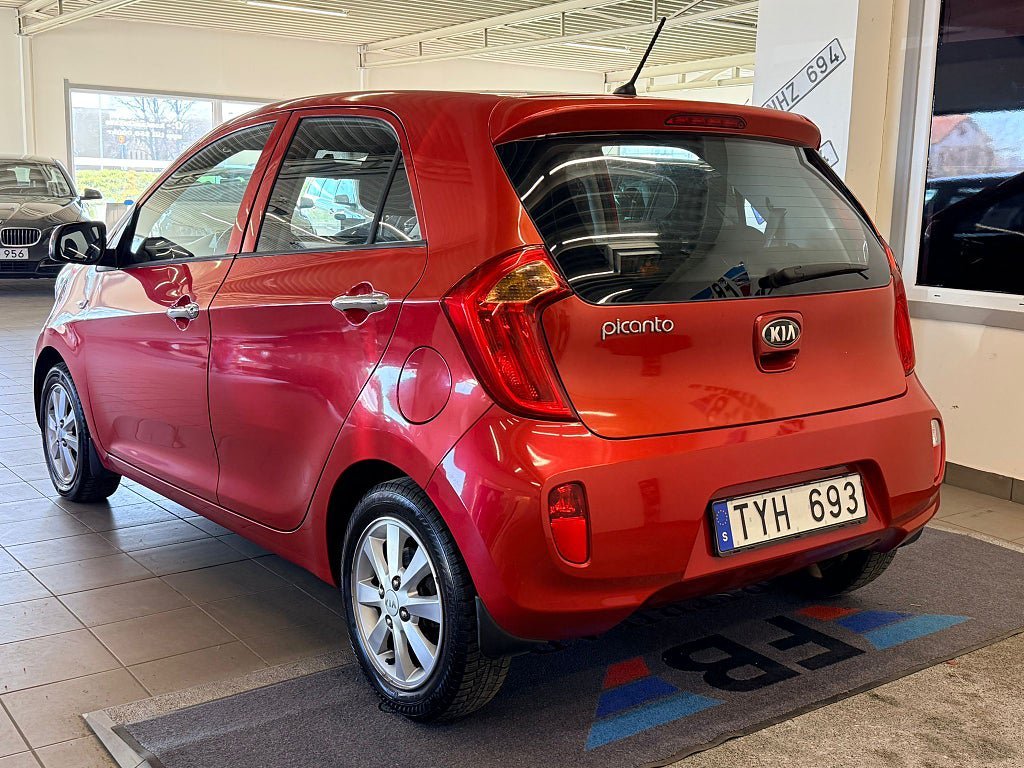 Vehicle Image 12