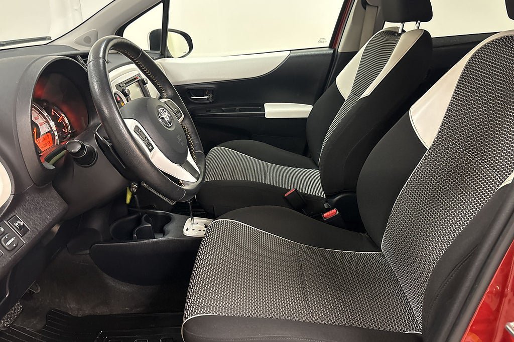 Vehicle Image 10