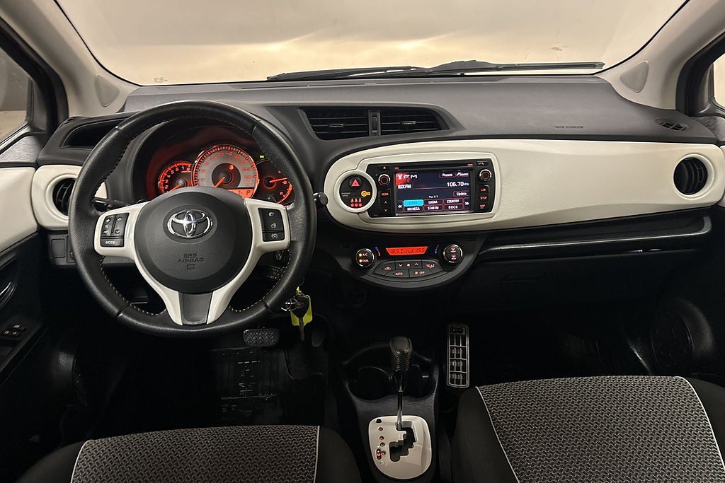 Vehicle Image 13