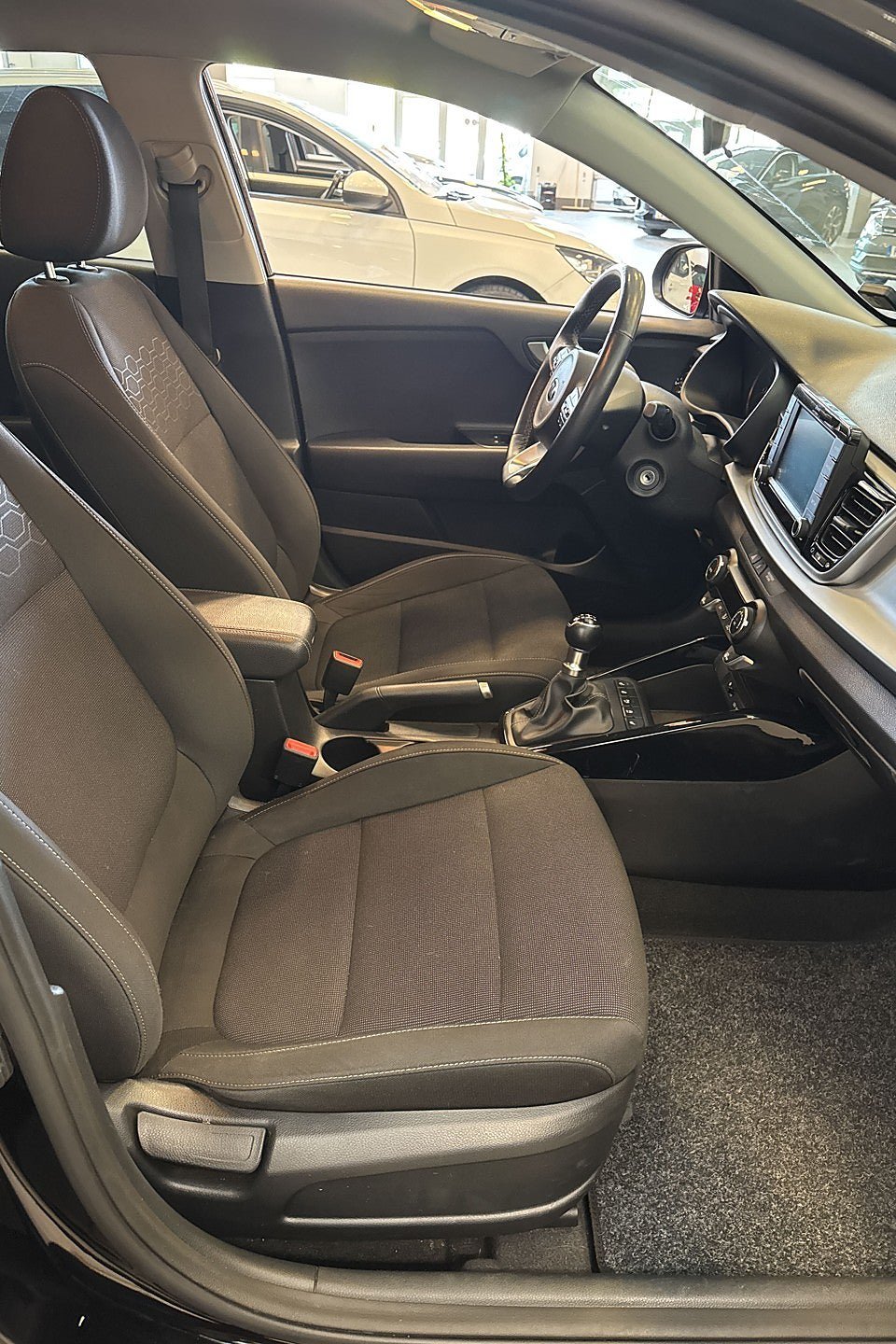 Vehicle Image 12