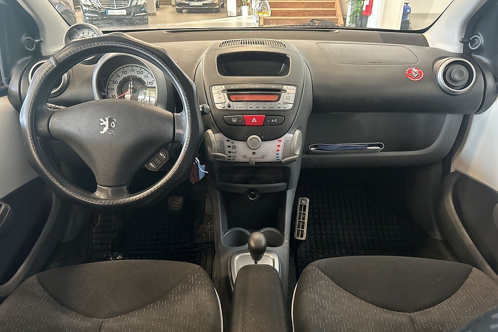 Vehicle Image 13