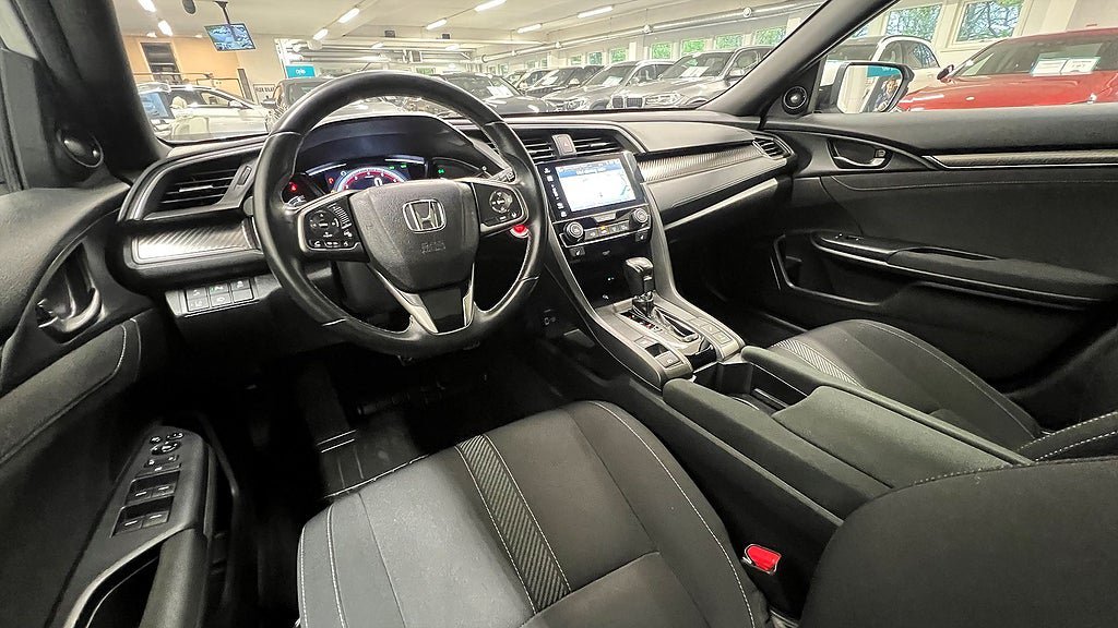 Vehicle Image 9