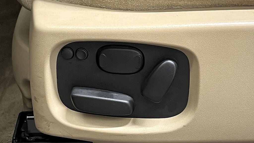 Vehicle Image 24