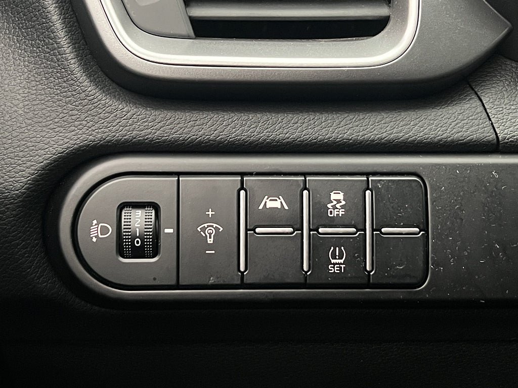Vehicle Image 28