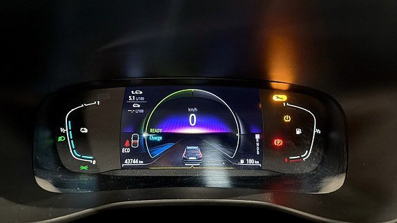 Vehicle Image 16