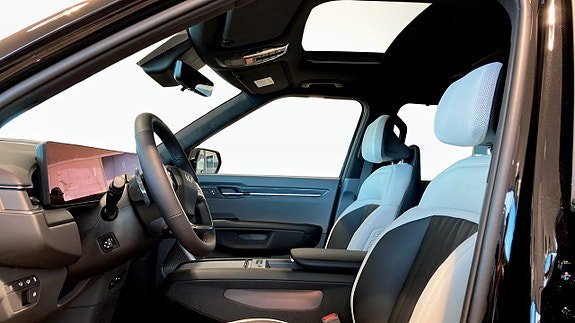 Vehicle Image 13