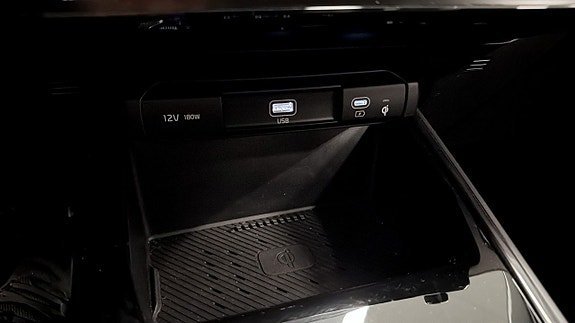 Vehicle Image 25