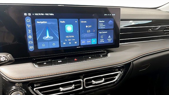 Vehicle Image 12