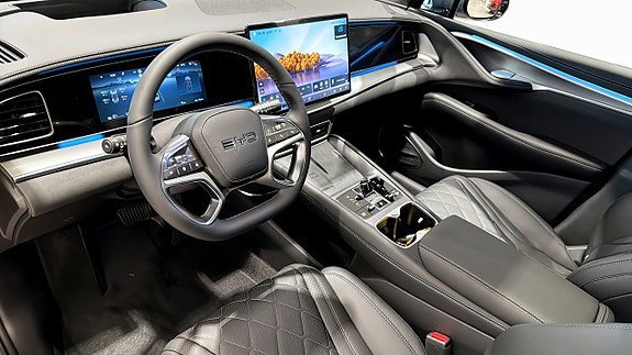 Vehicle Image 16