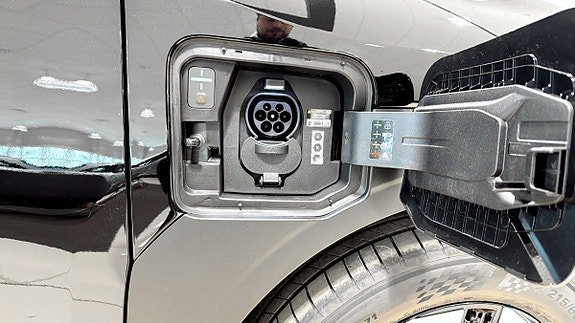 Vehicle Image 13