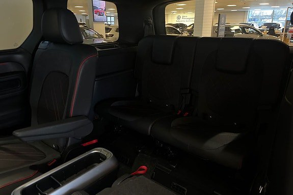 Vehicle Image 23
