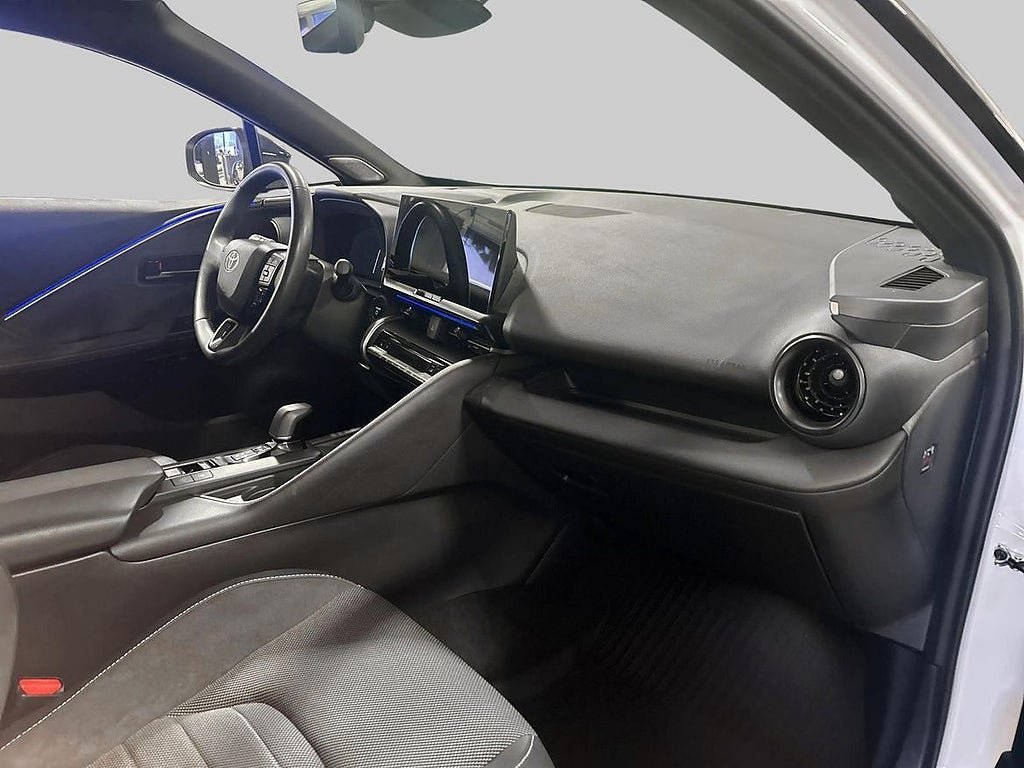 Vehicle Image 9