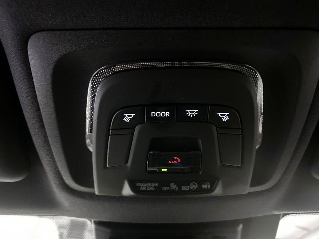 Vehicle Image 24