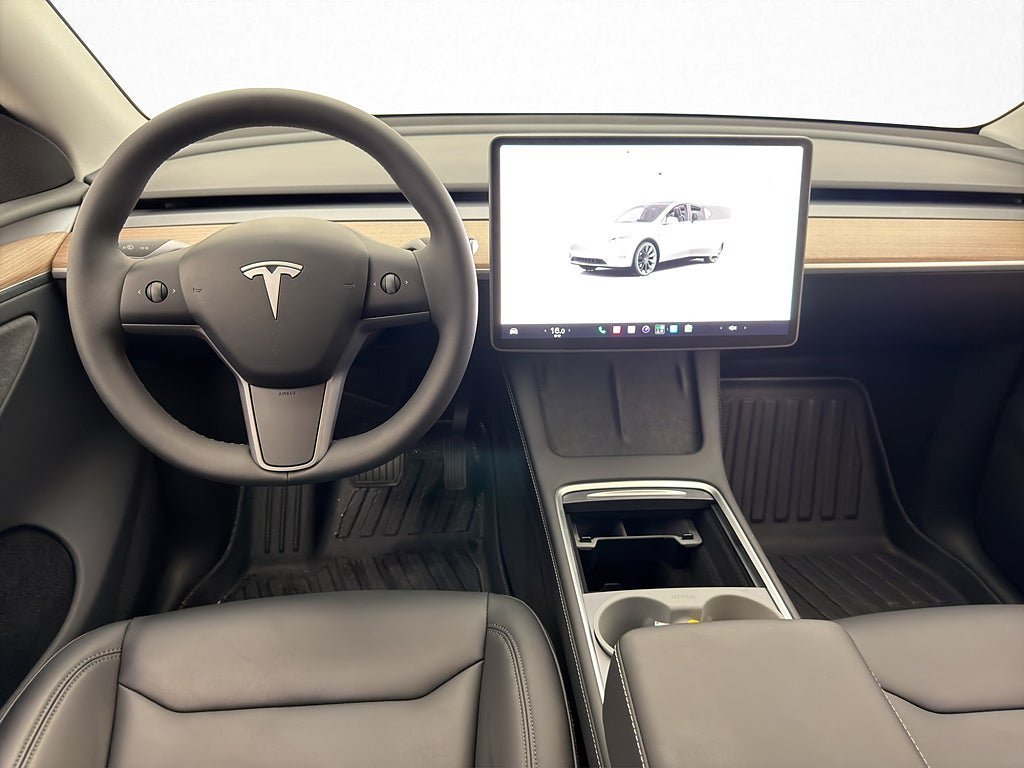 Vehicle Image 15