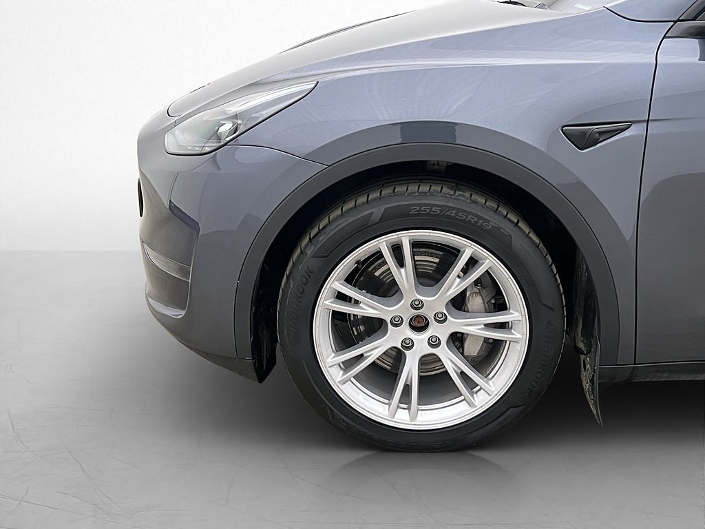 Vehicle Image 32