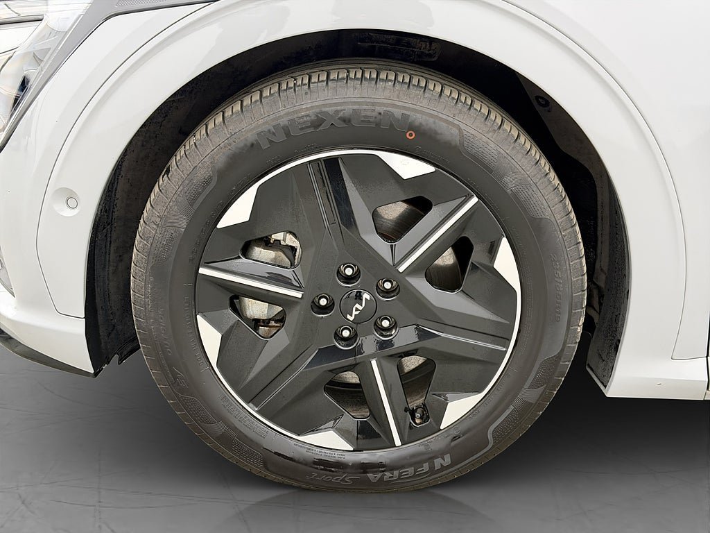 Vehicle Image 36