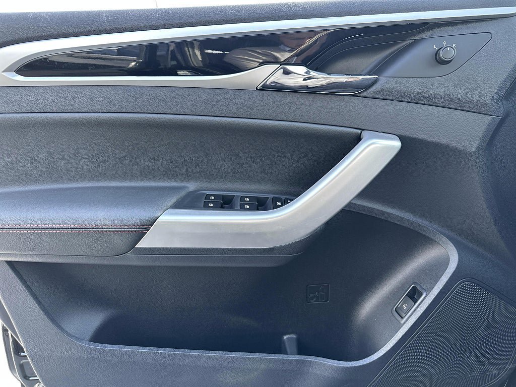 Vehicle Image 17