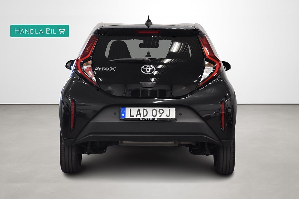 Vehicle Image 6